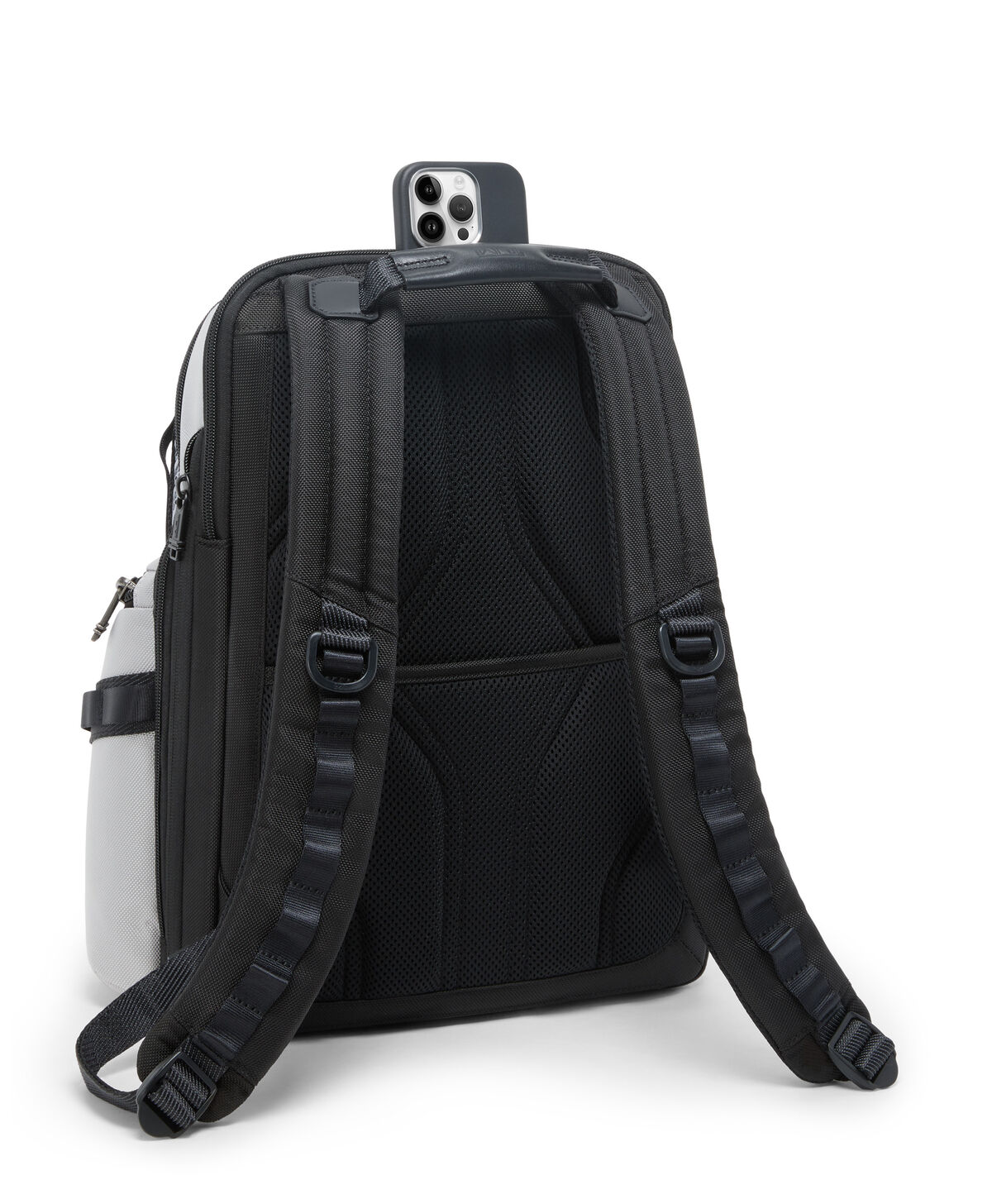TUMI Mochila Navigation