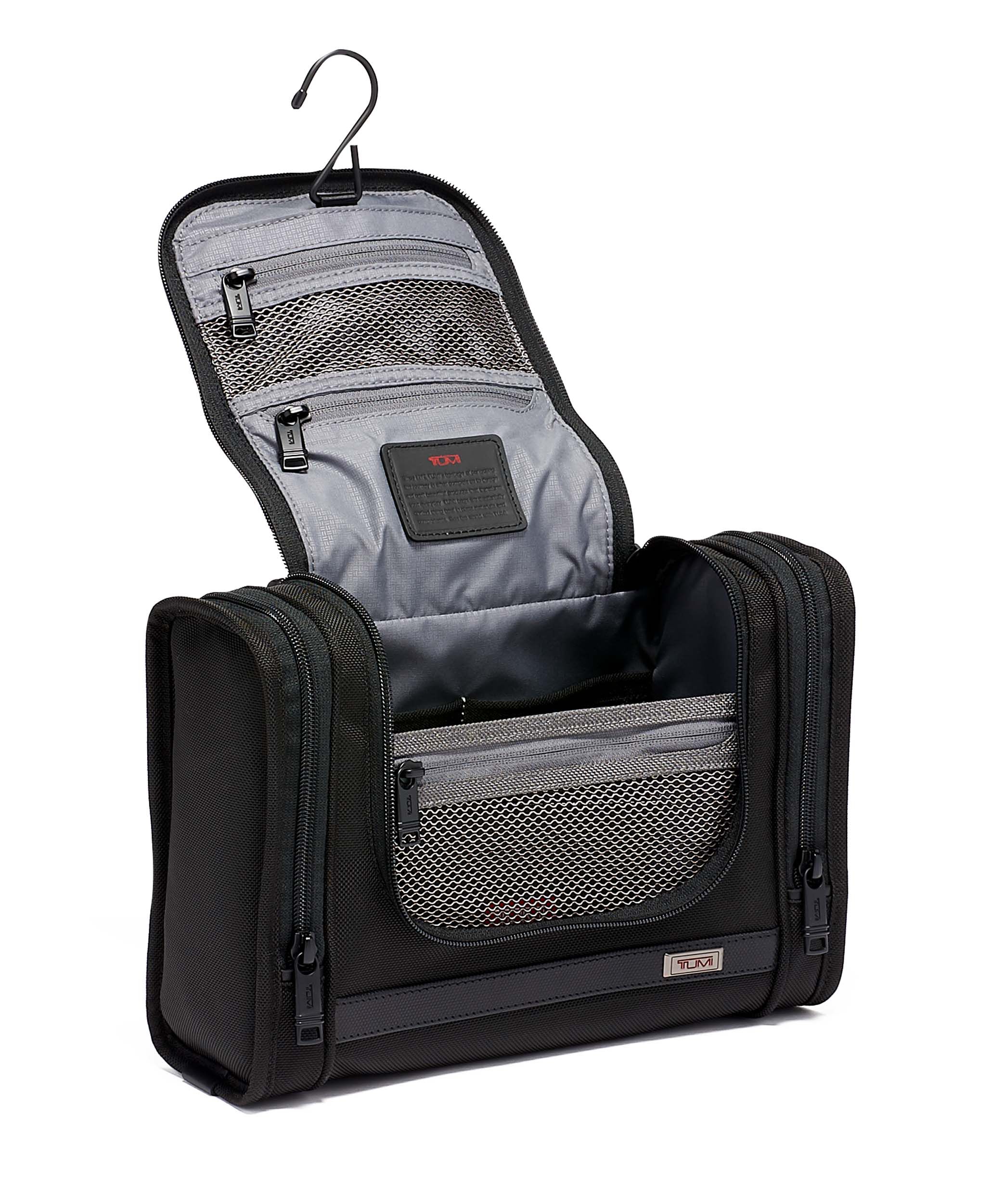 TUMI ポーチ　ALPHA 3 ハンギング トラベル キット ブラック 117254-1041_02.jpg?sw=1200&sh=1456