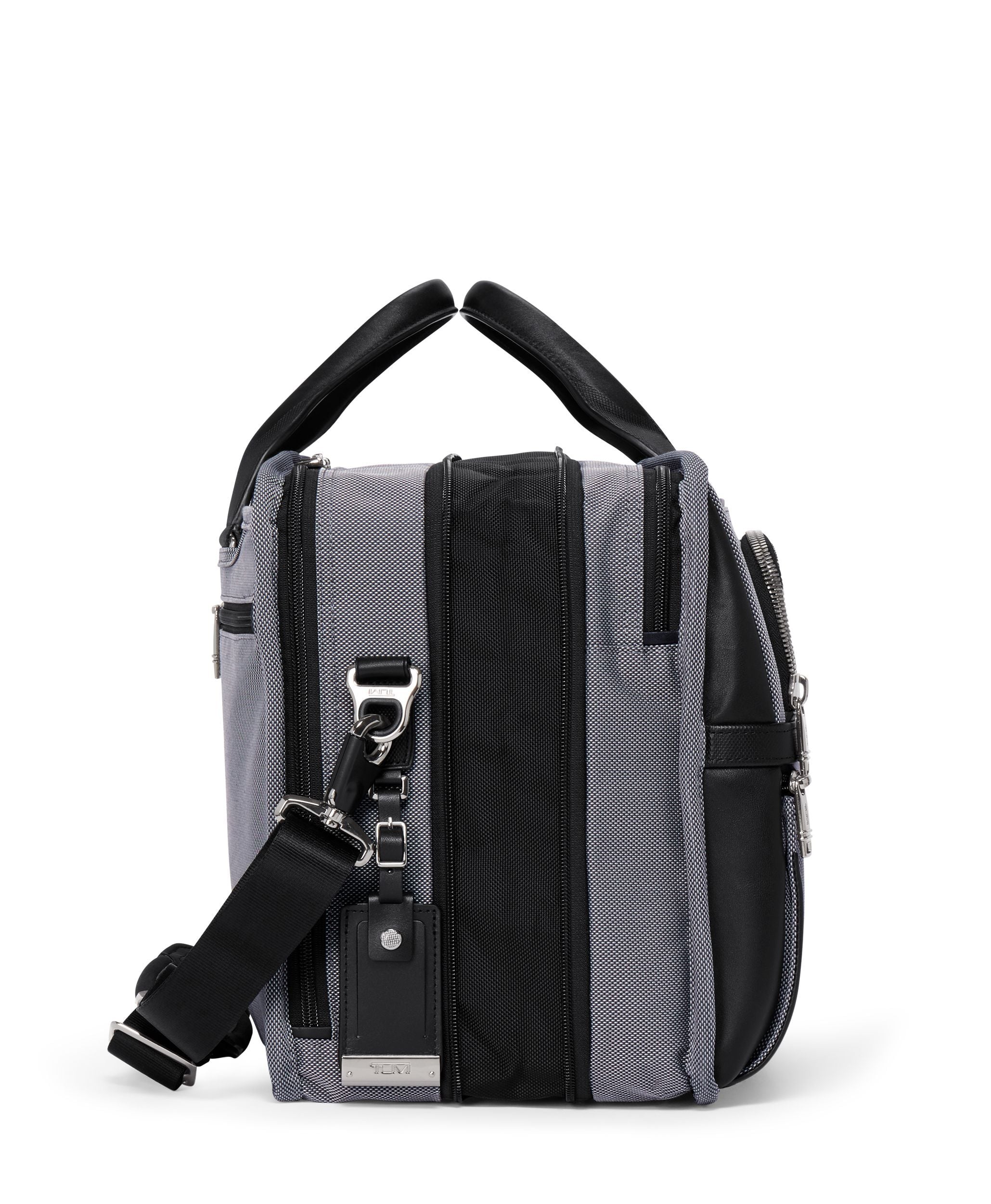 TUMI ALPHA2 26141 D2 IVY Greyアイビーグレー Tumi Alpha 2 International Expandable 4-Wheel Carry On, 22060 Gray