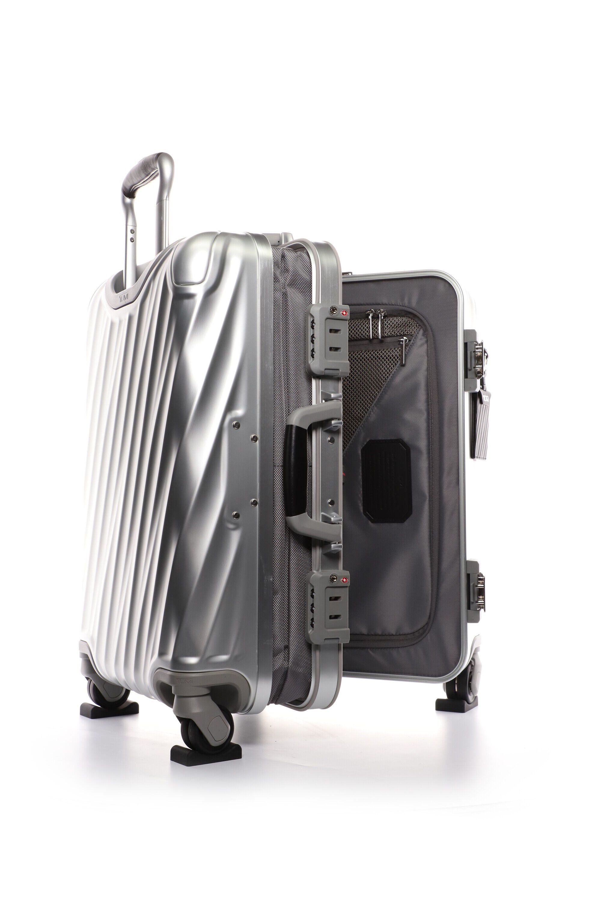 19 Degree Aluminium International Expandable Carry On 56 cm TUMI