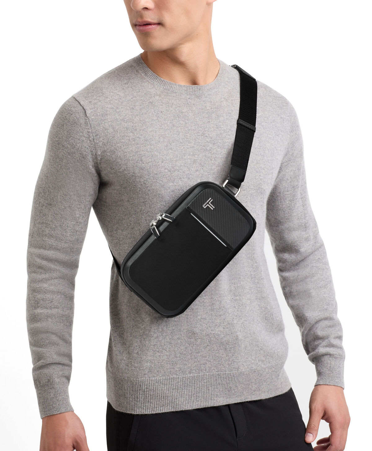 Arriv&eacute; Bolso Compact Sling Messina