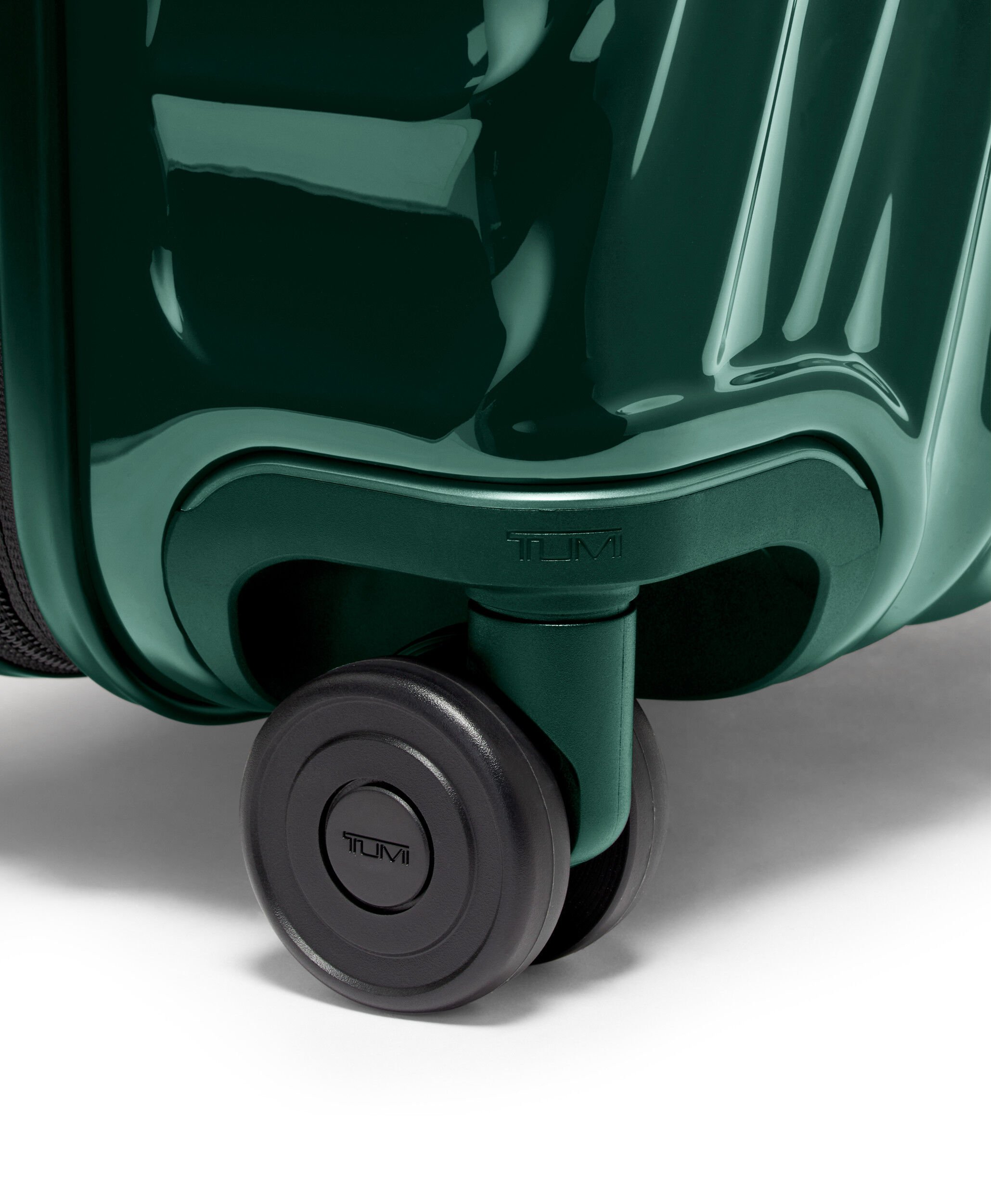 19 Degree International Expandable Carry-On 55 cm Green | TUMI Spain