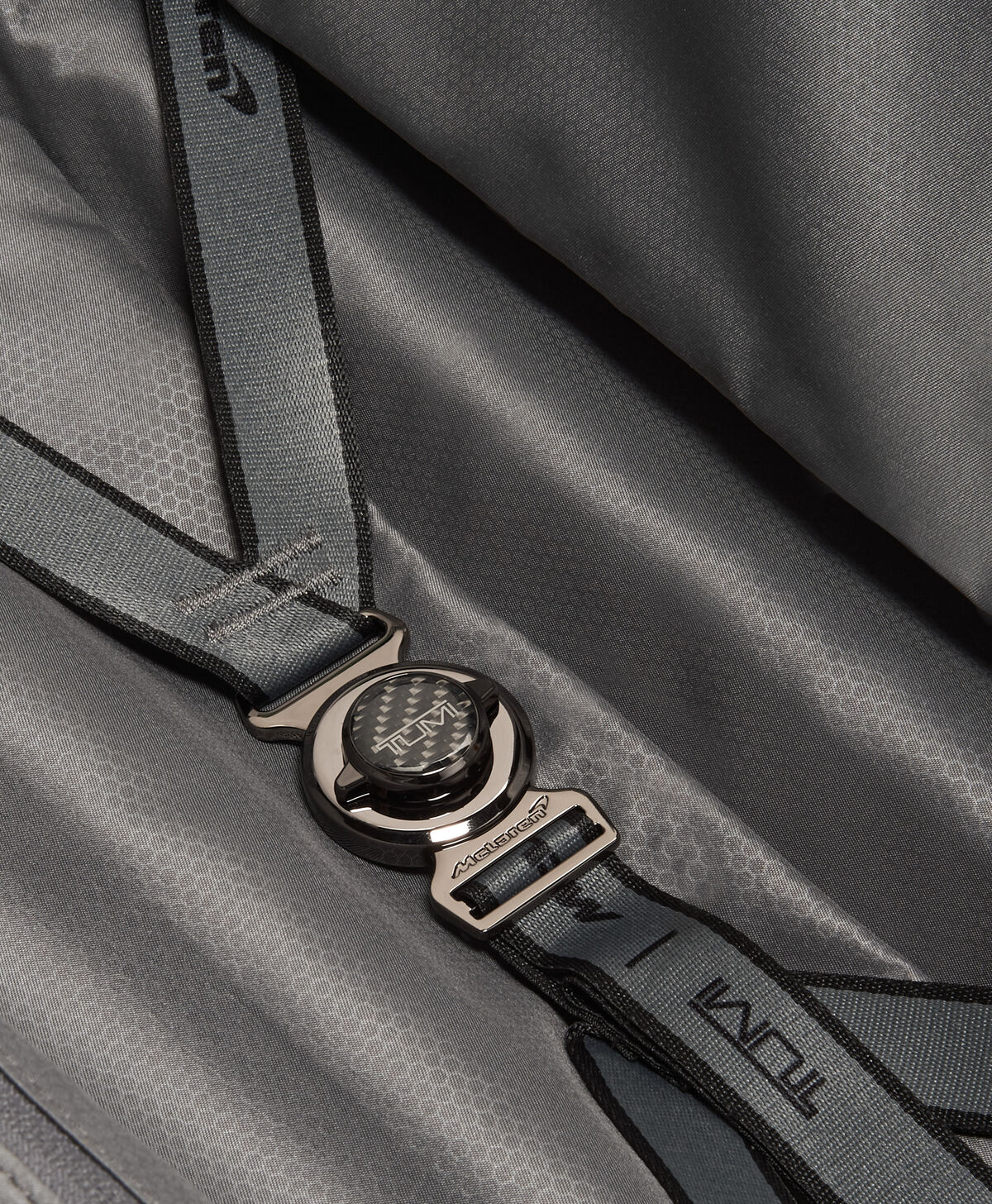 TUMI McLaren Maleta de cabina Aero - expandible y con acceso doble