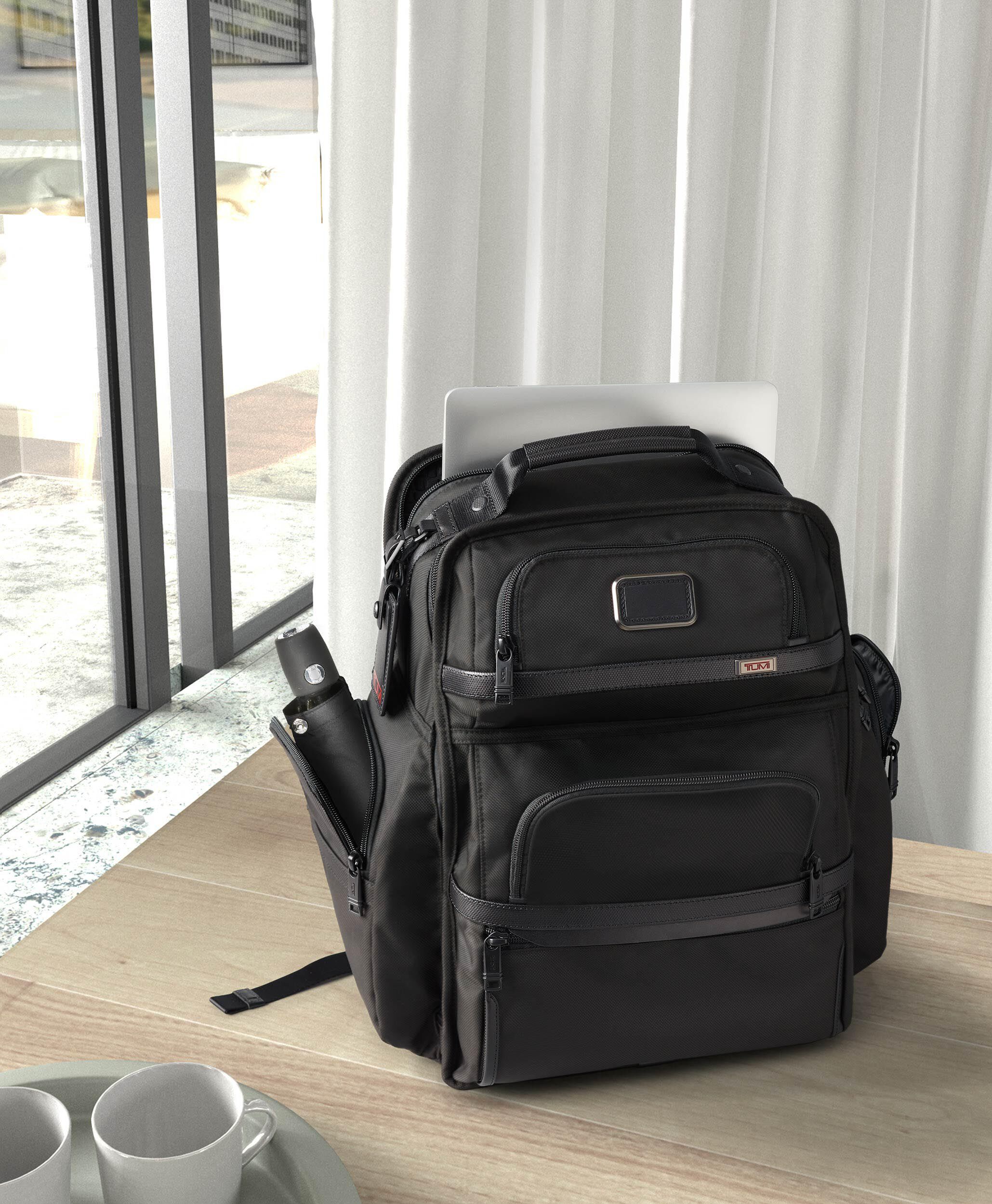 Alpha 3 Brief Pack Black | TUMI Spain