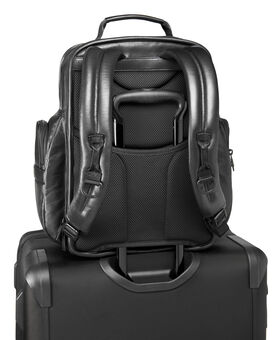 Mochila TUMI T-Pass&reg; Business Class Brief Pack&reg; en piel Alpha 2