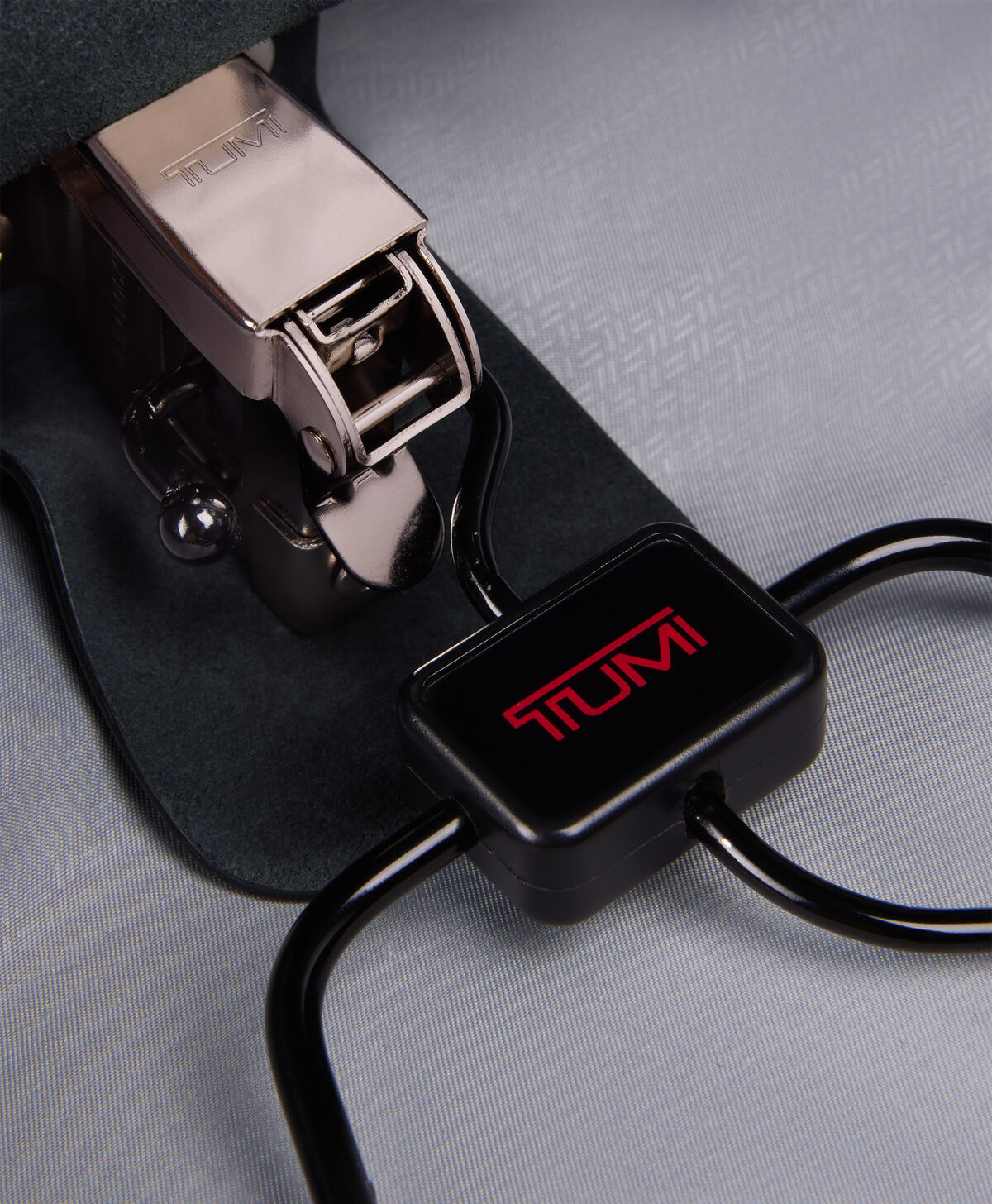 ALPHA Portatrajes Plegable De Triple Pliegue